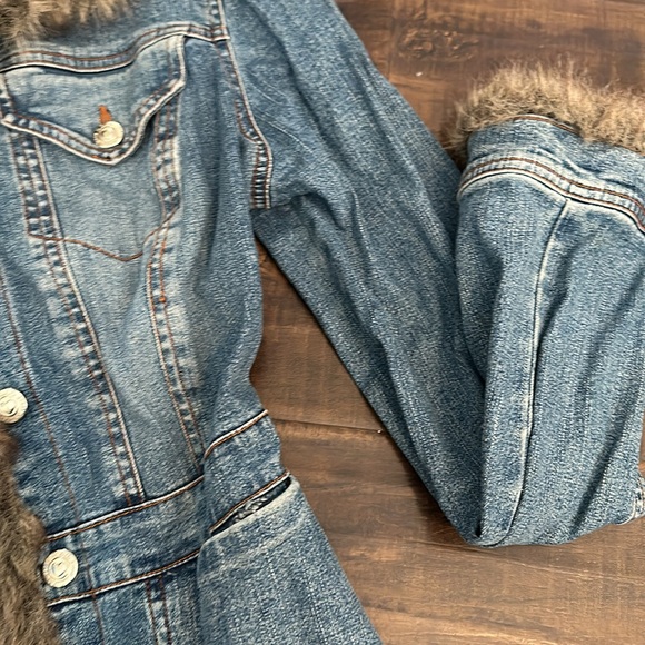 True Vintage Jean Jacket by XOXO Size M - Picture 4 of 6